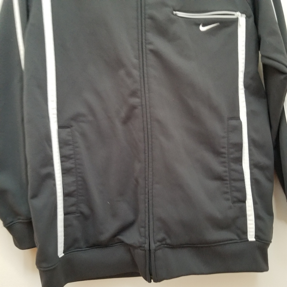 Nike jacket - Picture 11 of 12